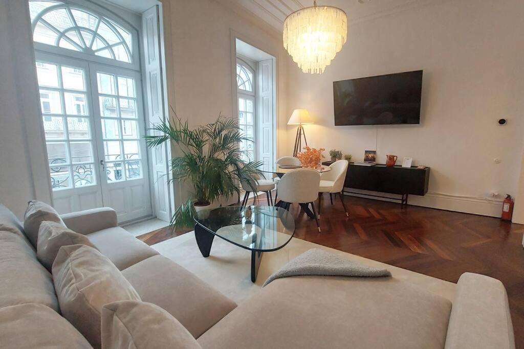 Dream On - Clerigos Tower Apartment Порто Екстериор снимка